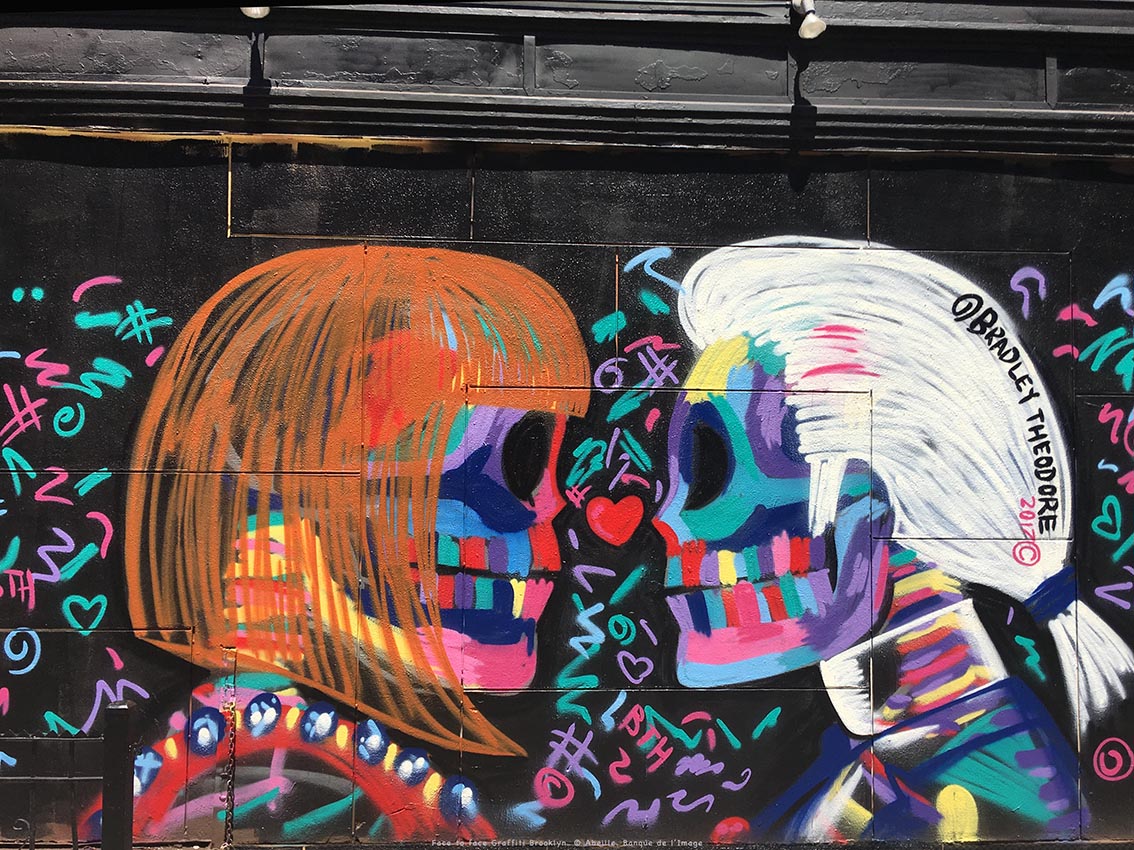 Street Art - Face to face