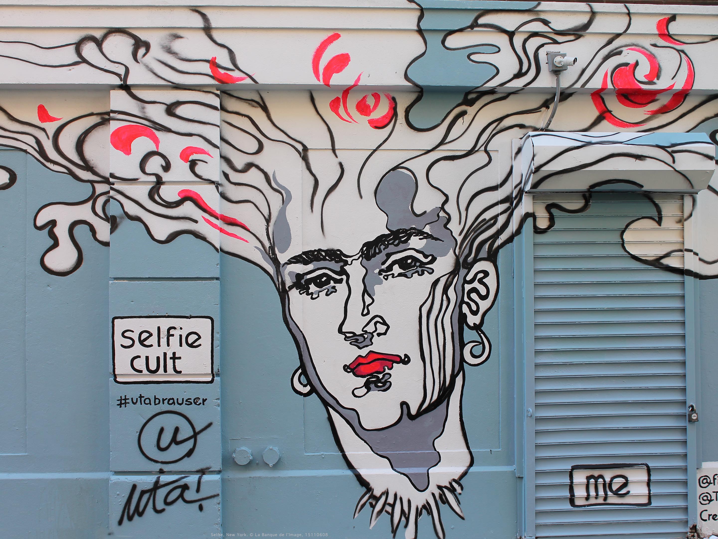 Street Art - Selfie cult